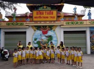 Học sinh Viếng Đình Thần Tân Hội, Tân Hiệp, Kiên Giang Học sinh Viếng Đình Thần Tân Hội, Tân Hiệp, Kiên Giang